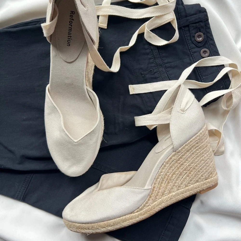 REFORMATION CAMILLA ESPRDILLES LACE UP WEDGE ✨👜